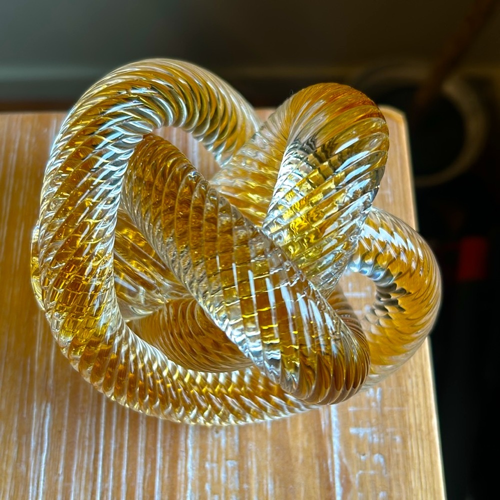 Fusion Z Studio Art Glass Nautical Hand Blown Rope Knot Sculpture Paperweight. - Picture 6 of 13